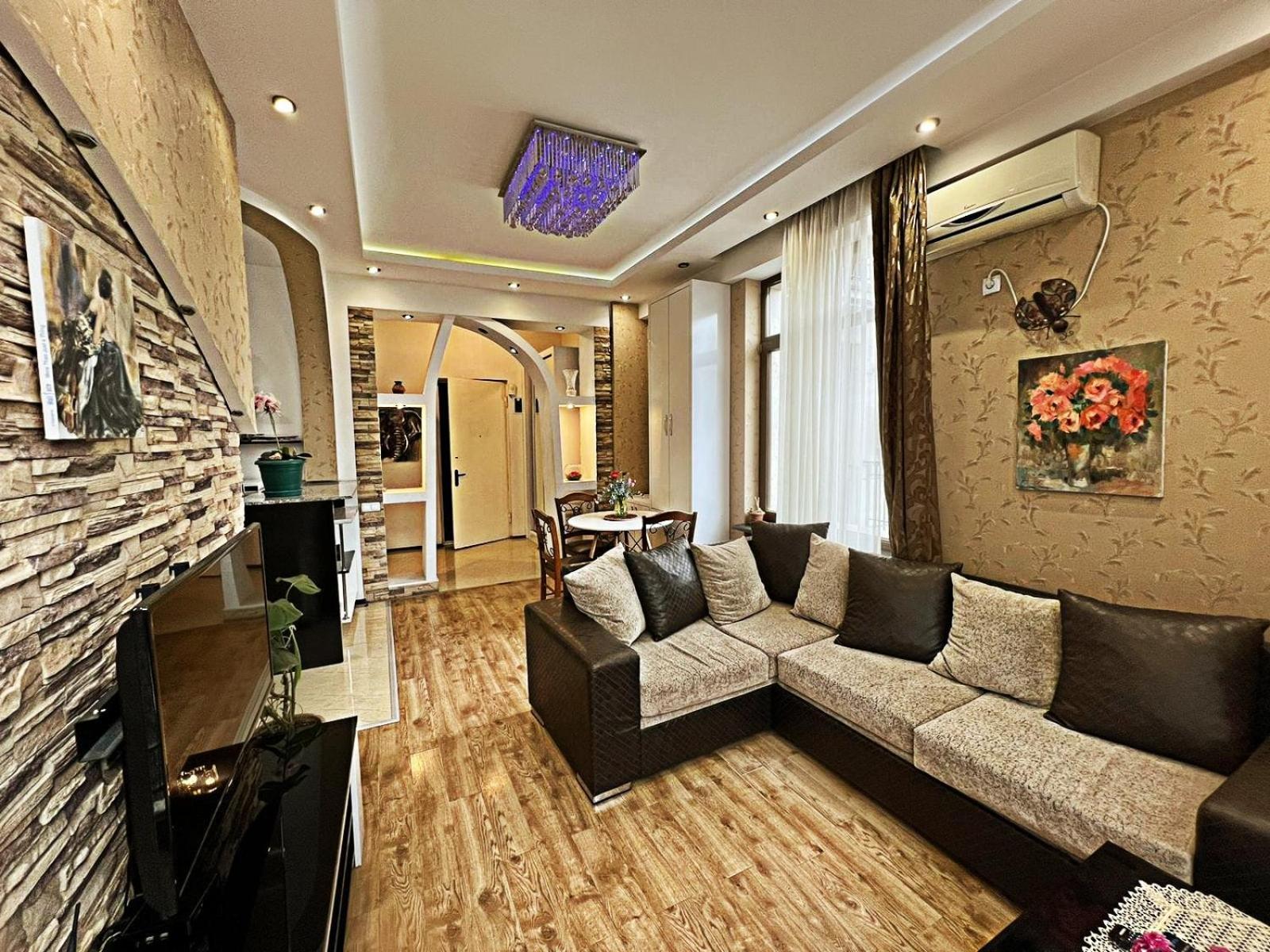 Cozy Apartment In The City Center Mtatsminda 第比利斯 外观 照片