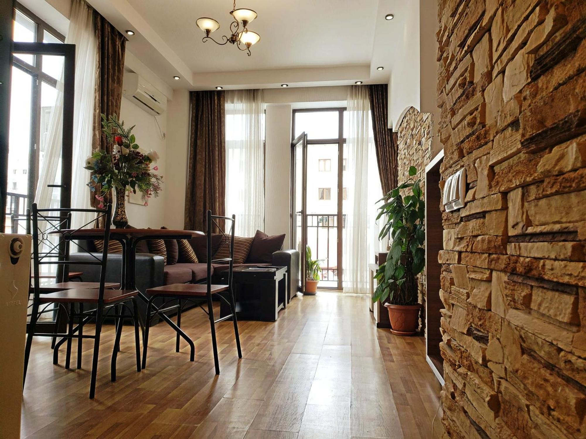 Cozy Apartment In The City Center Mtatsminda 第比利斯 外观 照片