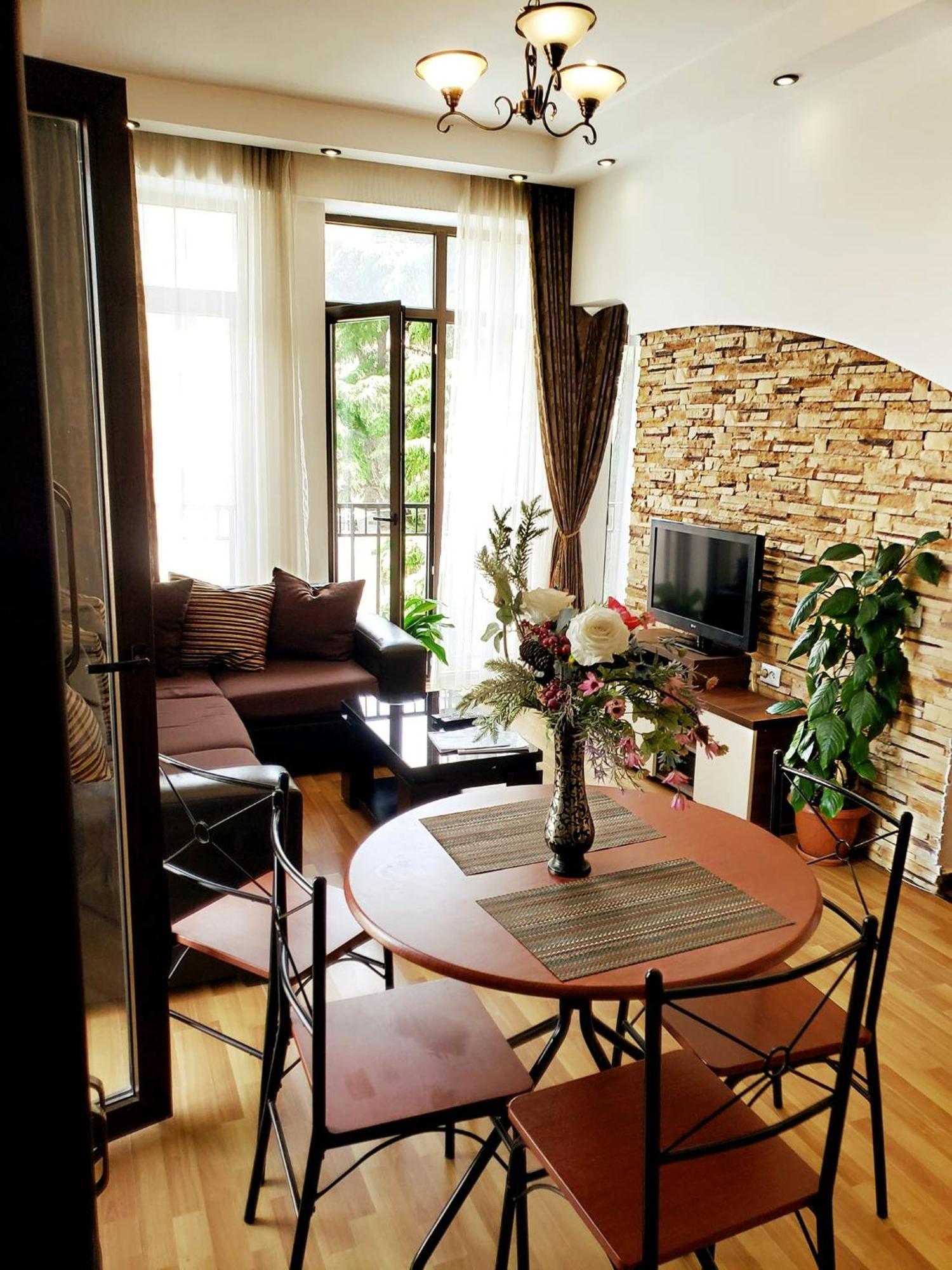 Cozy Apartment In The City Center Mtatsminda 第比利斯 外观 照片