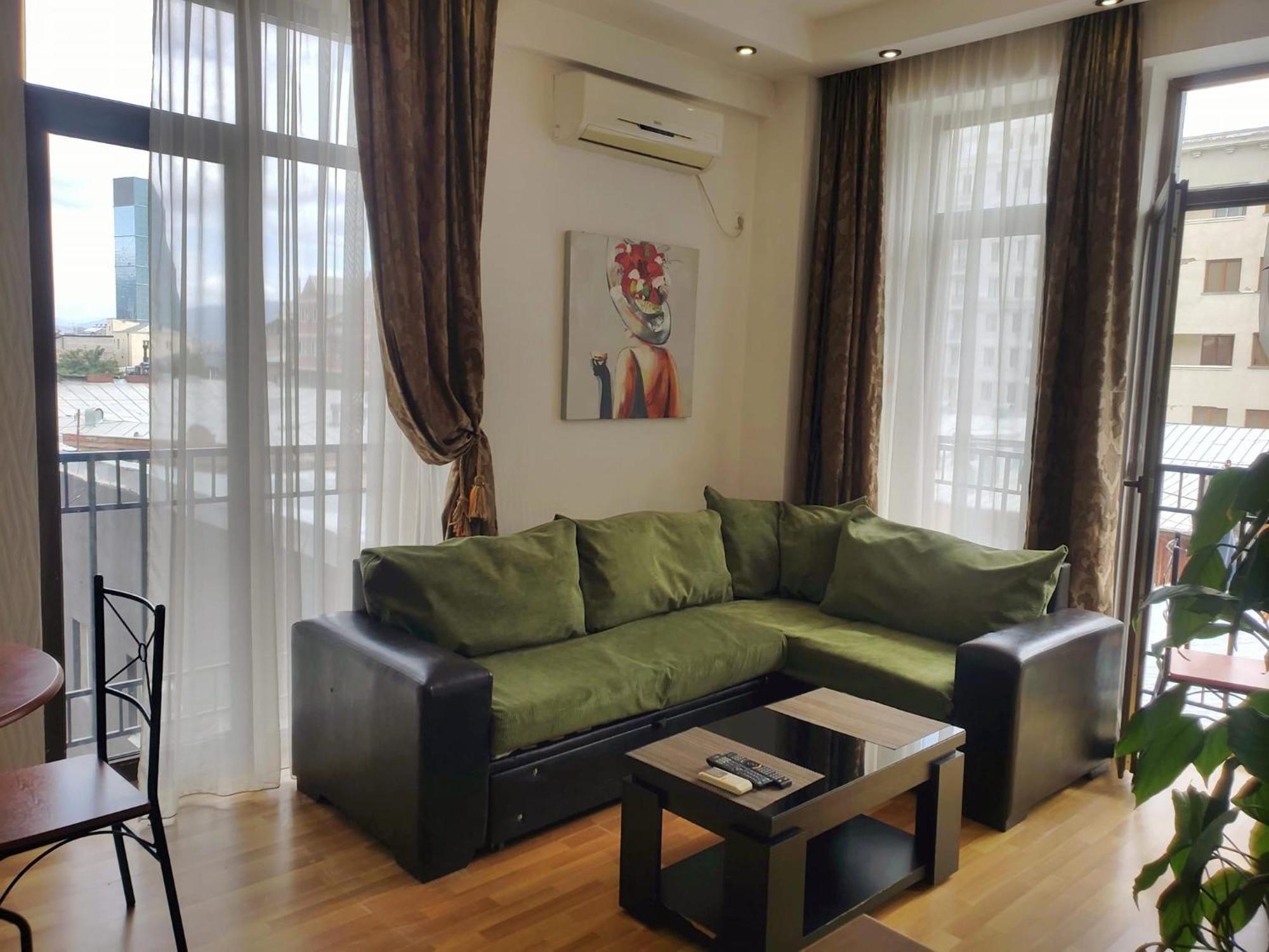 Cozy Apartment In The City Center Mtatsminda 第比利斯 外观 照片