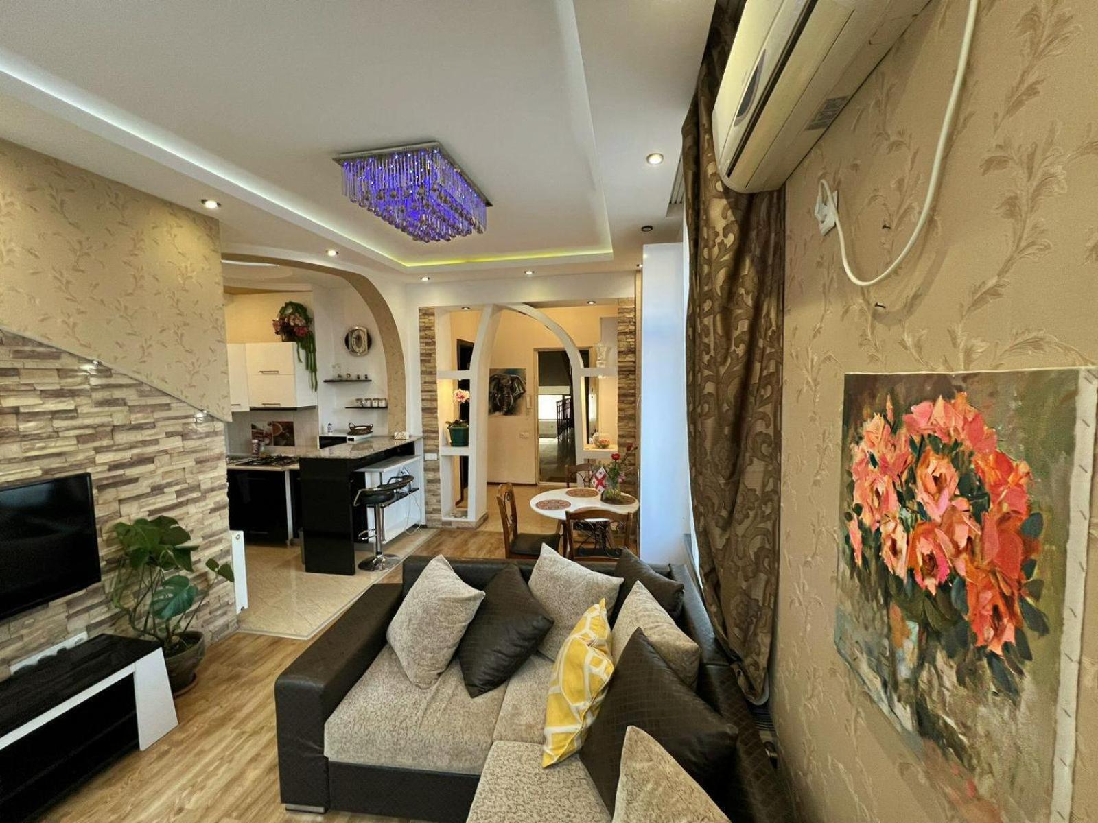 Cozy Apartment In The City Center Mtatsminda 第比利斯 外观 照片