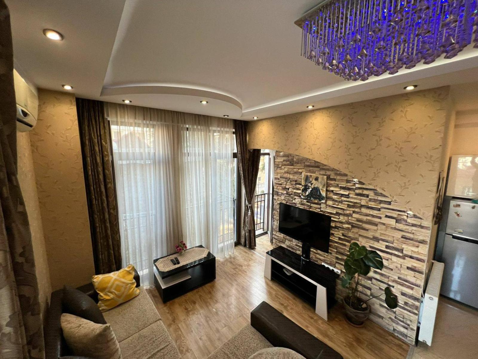 Cozy Apartment In The City Center Mtatsminda 第比利斯 外观 照片