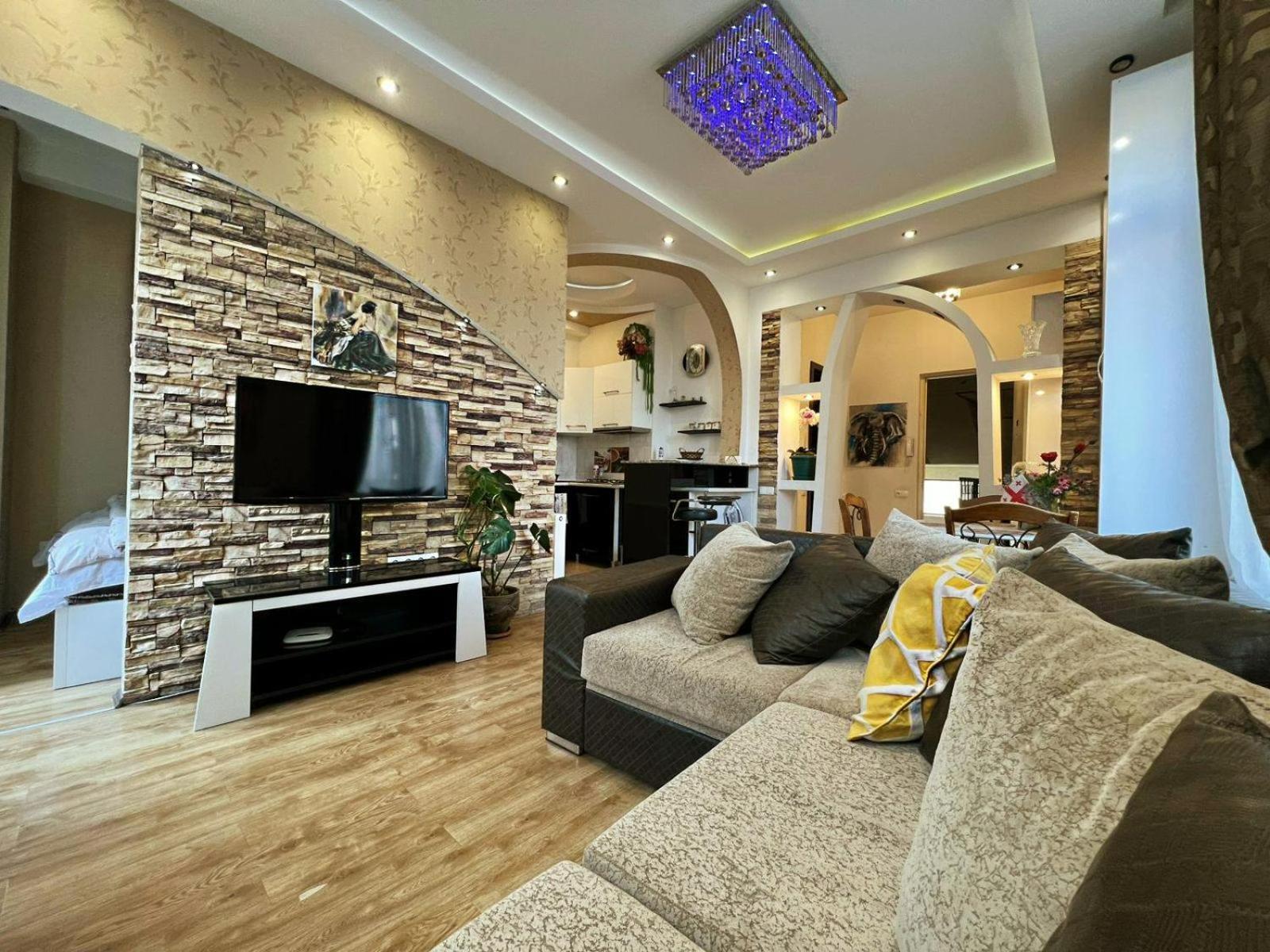 Cozy Apartment In The City Center Mtatsminda 第比利斯 外观 照片